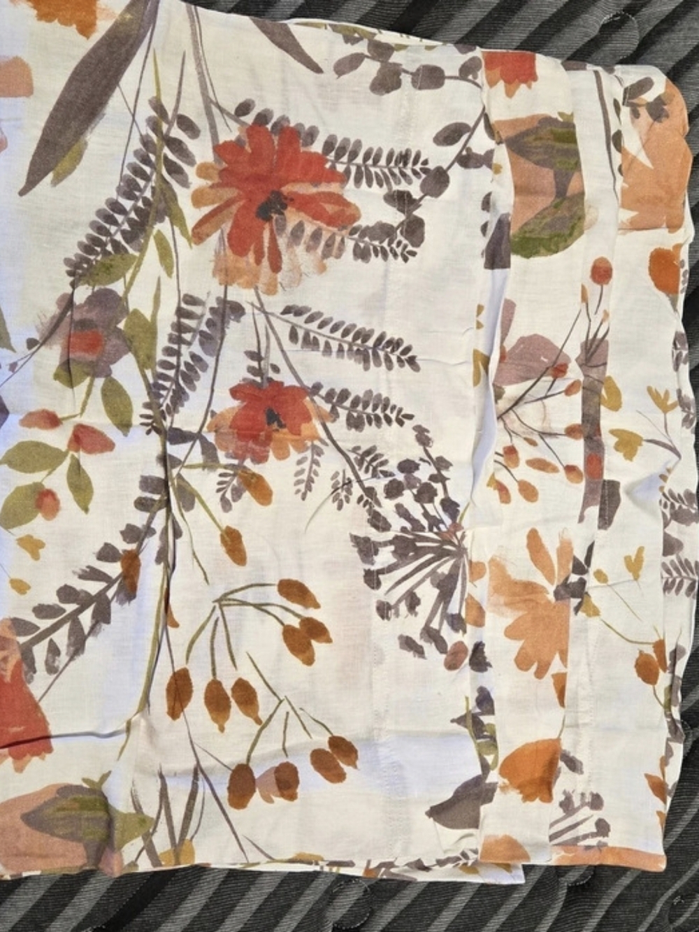 Garnet Hill Floral Linen 2- Standard Pillow Cases in Cream & Orange NWT